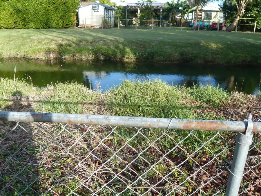 18451 SW 90th Ave, Cutler Bay, FL 33157 - #3