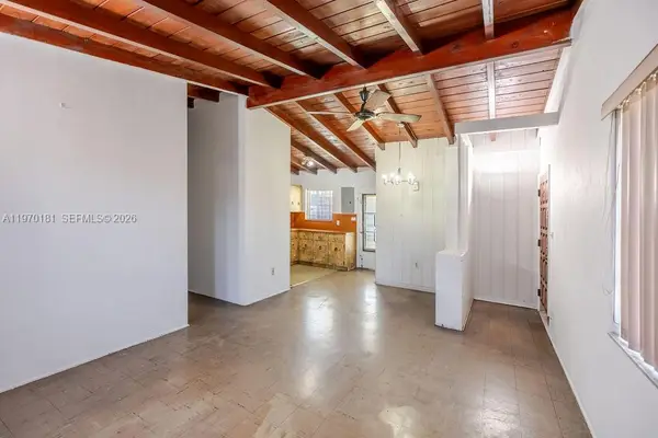 670 SE 1st St, Hialeah, FL 33010