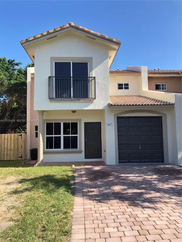 667 SW 10th St, Florida City, FL 33034