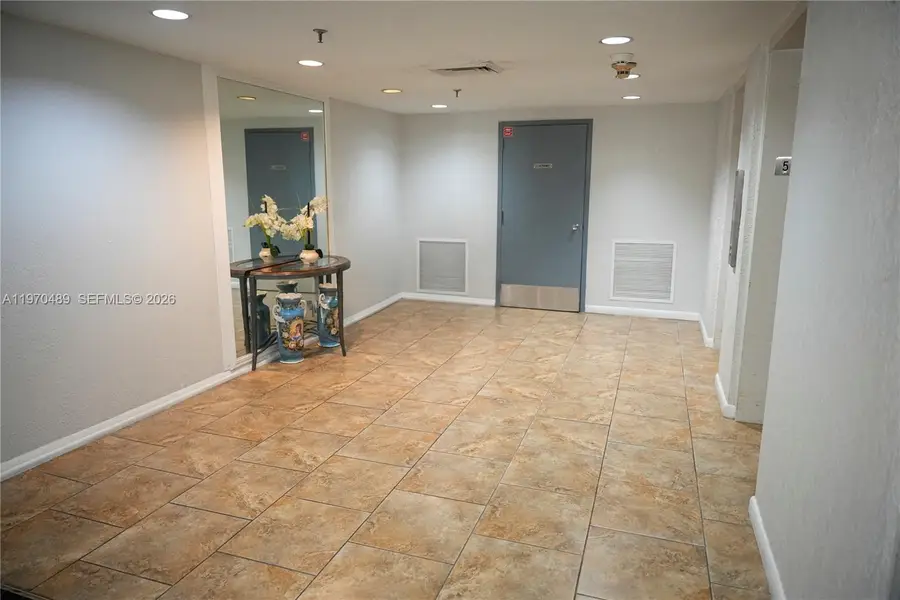 901 Hillcrest Dr #504, Hollywood, FL 33021 - #2