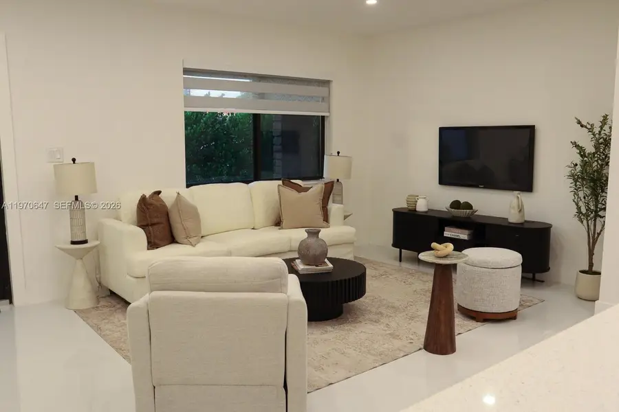 930 NE 163rd St, North Miami Beach, FL 33162 - #2