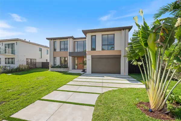 5854 SW 30th St, Miami, FL 33155