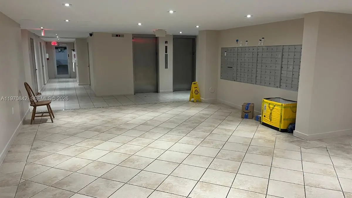 16465 NE 22nd Ave #609, North Miami Beach, FL 33160 - #1