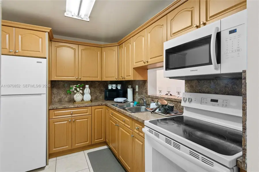 5201 NW 7th St #105, Miami, FL 33126 - #3