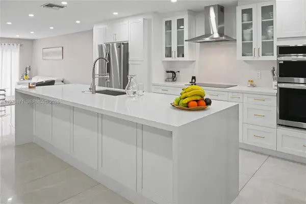 4712 Sheridan St #6, Hollywood, FL 33021