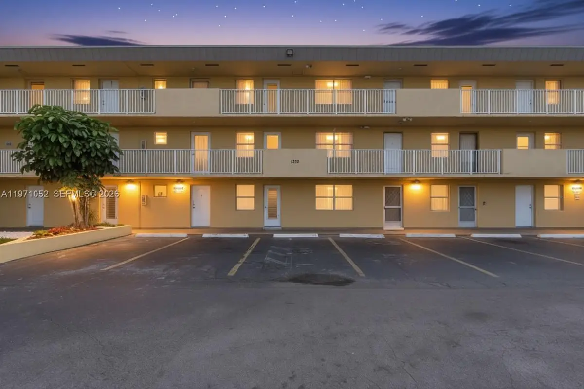 1302 NE 191st St #A221, Miami, FL 33179 - #1