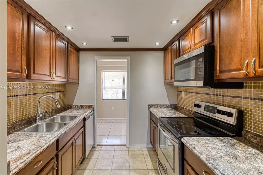 7401 NW 16th St #408, Plantation, FL 33313 - #2