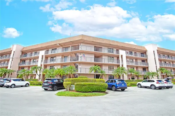 10207 Sunrise Lakes Blvd #204, Sunrise, FL 33322