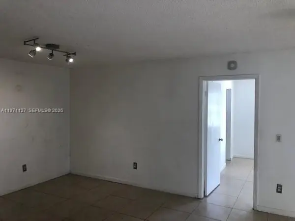 8260 SW 210th St #210, Cutler Bay, FL 33189