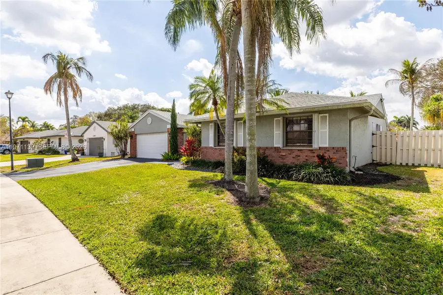 13810 Roanoke St, Davie, FL 33325 - #3