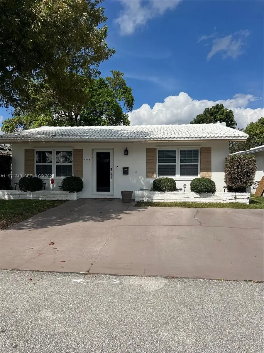 6805 NW 75th St, Tamarac, FL 33321 - #1