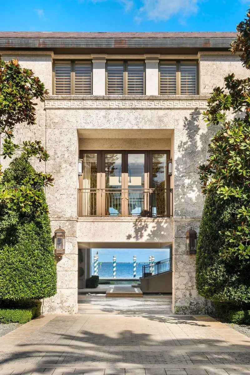 10 Tahiti Beach Island Rd, Coral Gables, FL 33143 - #3