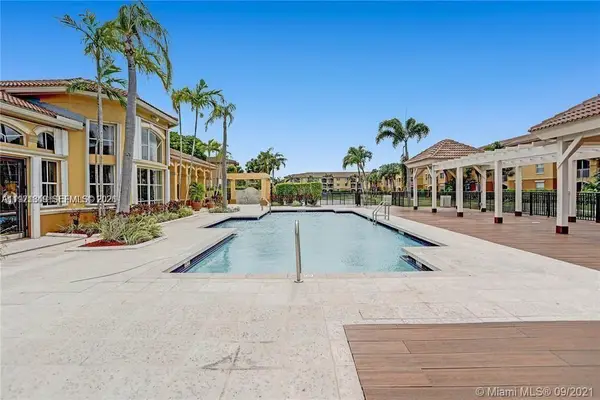 9640 NW 2nd St #5-105, Pembroke Pines, FL 33024