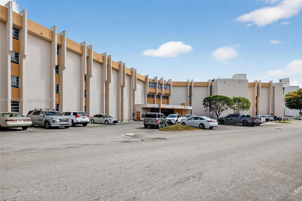 9678 Fontainebleau Blvd #410, Miami, FL 33172 - #1