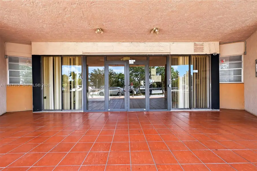 9678 Fontainebleau Blvd #411, Miami, FL 33172 - #3