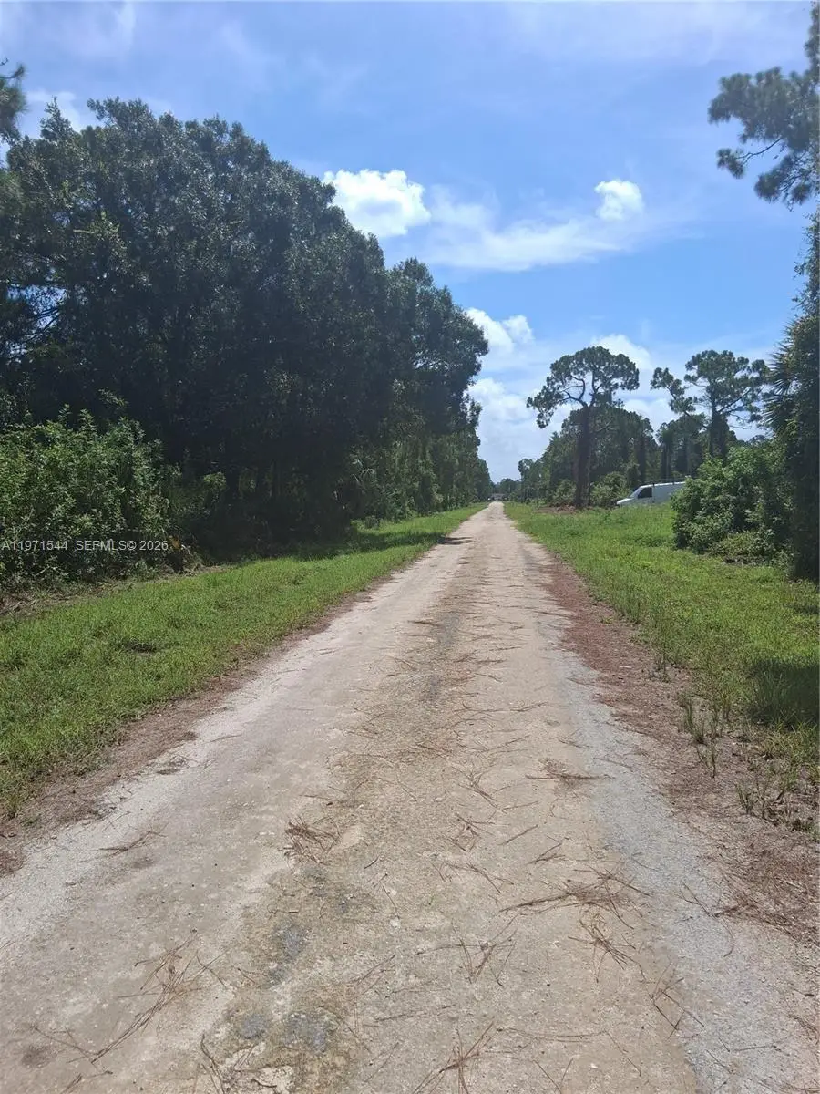 913 Abbey St E, Lehigh Acres, FL 33974 - #2