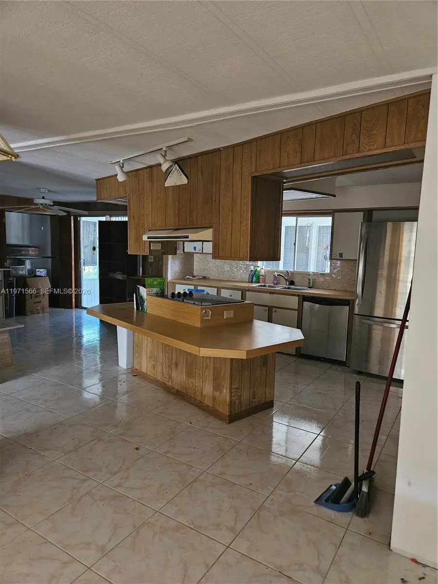 109 NW 51st St, Deerfield Beach, FL 33064 - #3