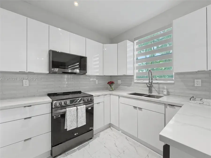 7876 NW 109th Path, Doral, FL 33178 - #3