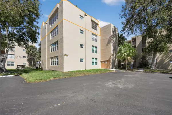 9420 Tangerine Pl #407, Davie, FL 33324