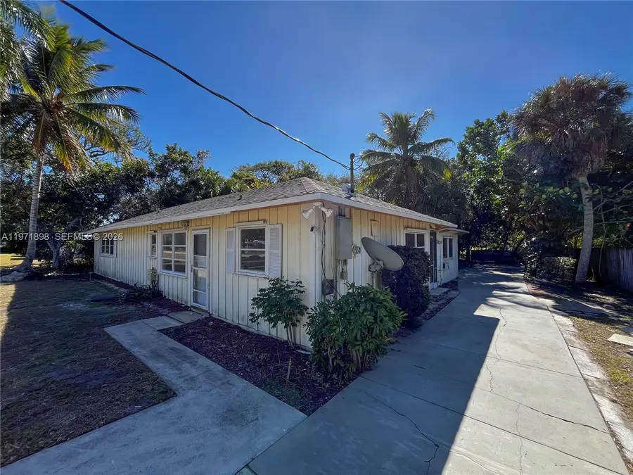 325 SW Manor Dr, Stuart, FL 34994 - #2