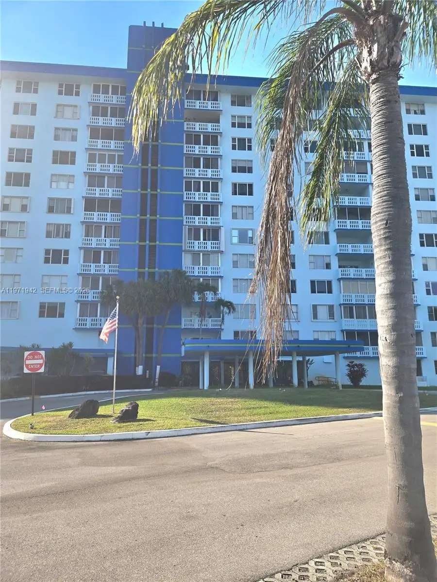 4001 Hillcrest Dr #909, Hollywood, FL 33021 - #3