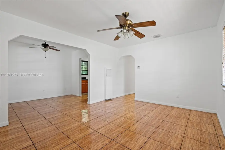 9201 NW 33rd Ave Rd, Miami, FL 33147 - #2