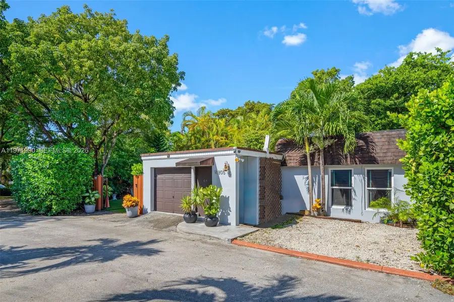 18805 W Lake Dr, Hialeah, FL 33015 - #2