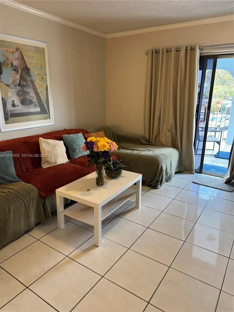 952 E 19th St, Hialeah, FL 33013 - #2