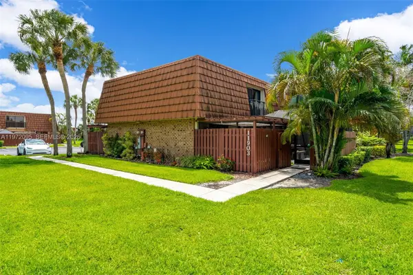 11903 SW 11th Ct, Davie, FL 33325