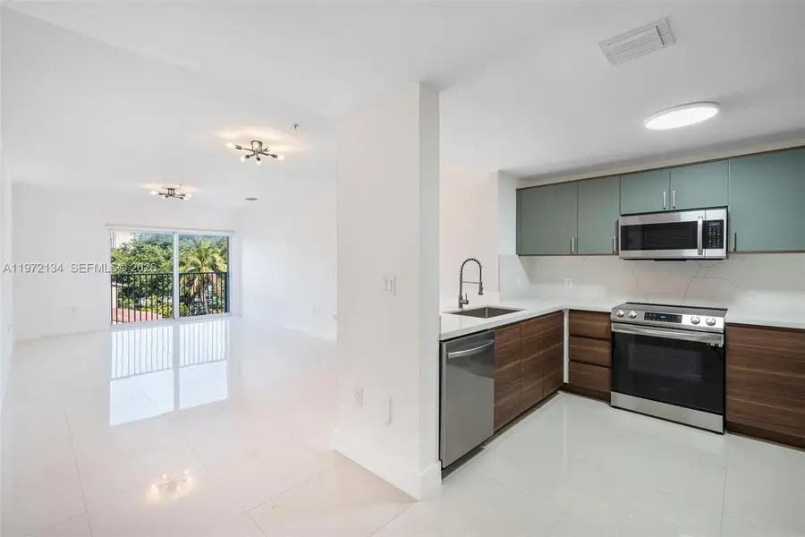 2280 SW 32nd Ave #201, Miami, FL 33145 - #2