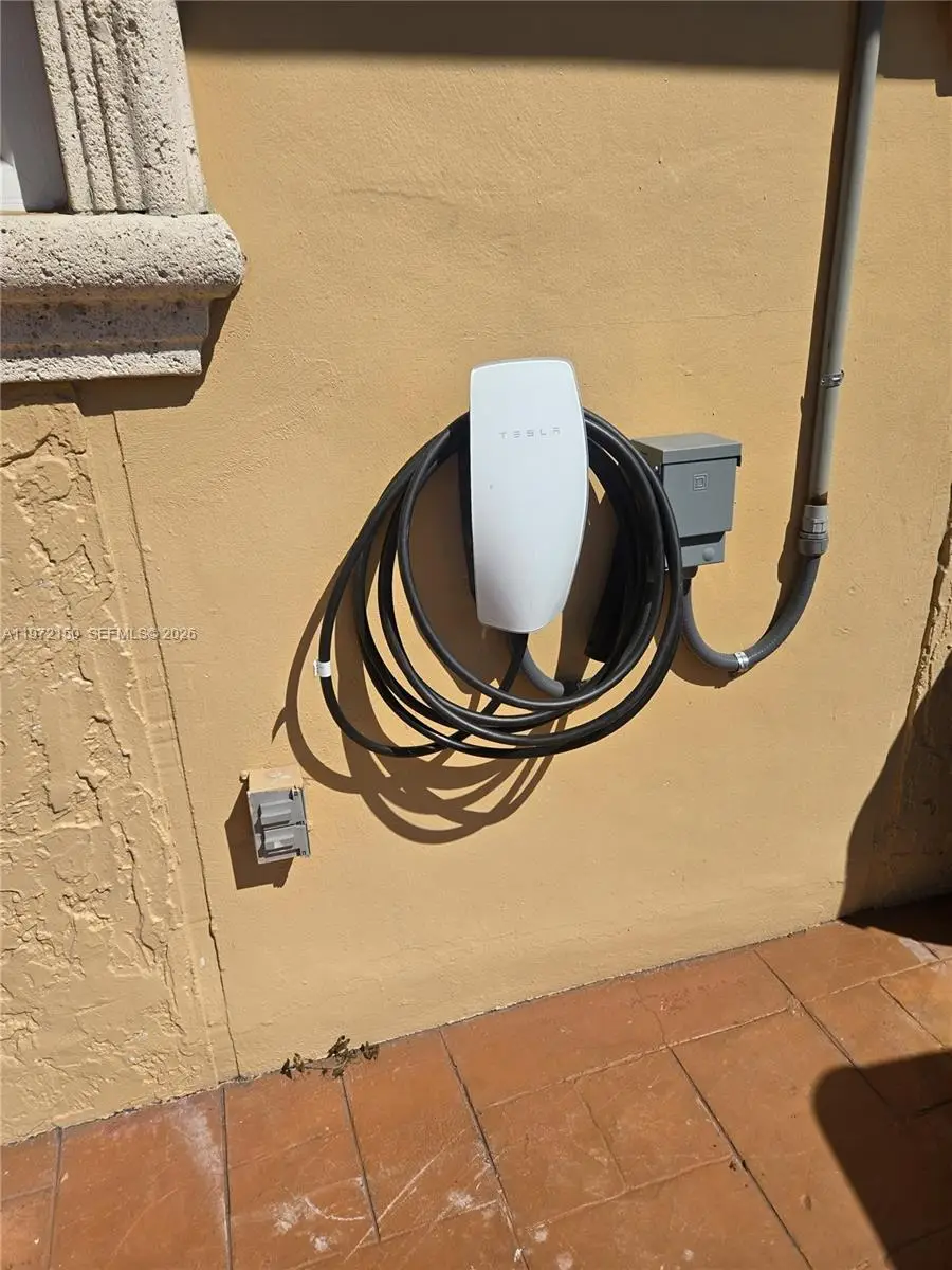 1067 W 37th St, Hialeah, FL 33012 - #3