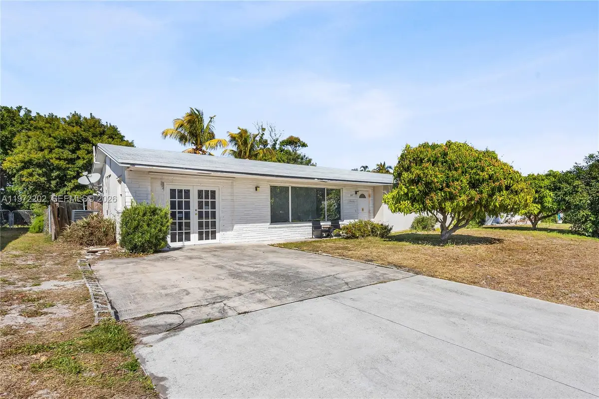 227 SW 13th Ave, Boynton Beach, FL 33435 - #1