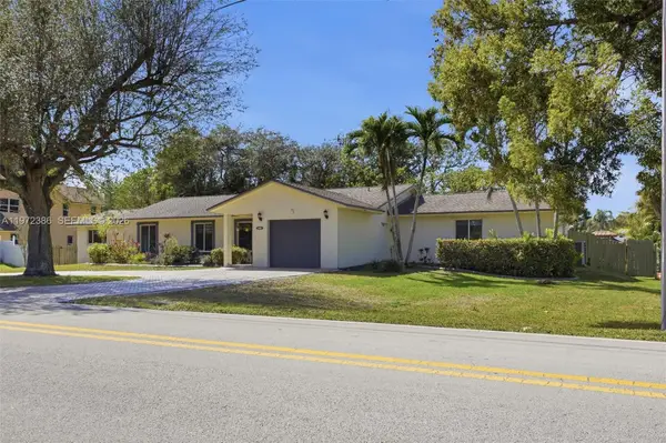 431 S Old Hiatus Rd, Plantation, FL 33325