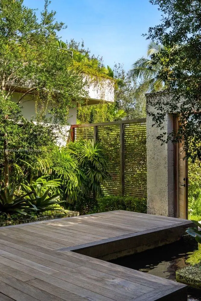 6850 Sunrise Ct, Coral Gables, FL 33133 - #2