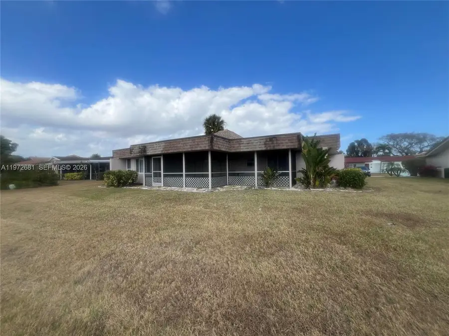 5724 S Bayberry Ln, Tamarac, FL 33319 - #3