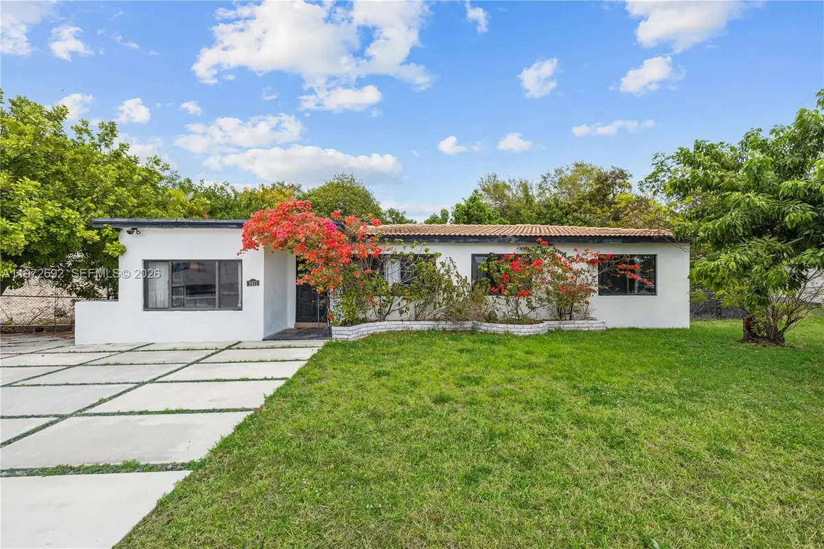 2421 NE 187th St, Miami, FL 33180 - #1