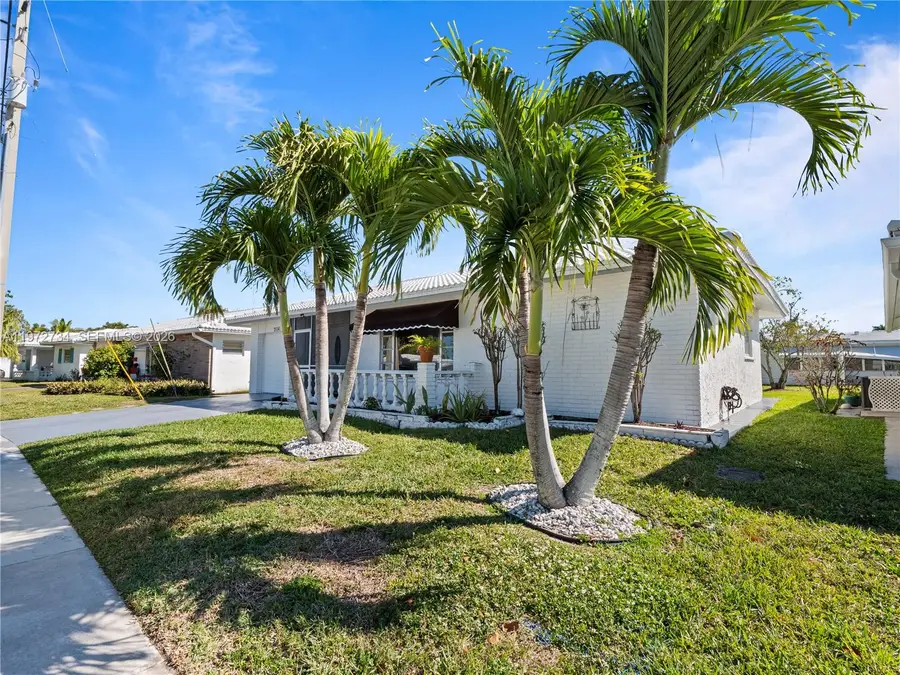 7504 NW 70th Ave, Tamarac, FL 33321 - #3