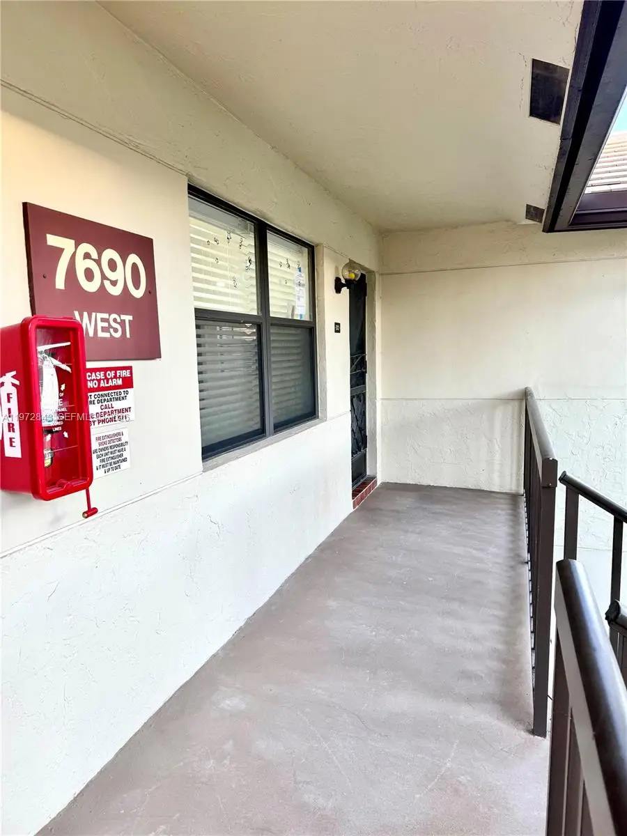 7690 Tahiti Ln #202, Lake Worth, FL 33467 - #2