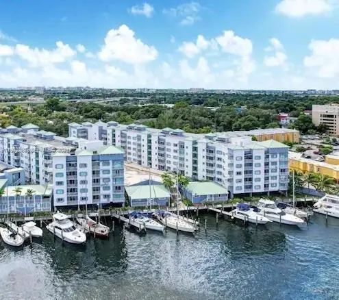 2415 NW 16th St Rd #214, Miami, FL 33125