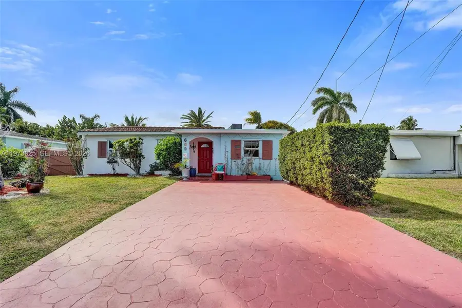 609 SW 2nd Ave, Hallandale Beach, FL 33009 - #2