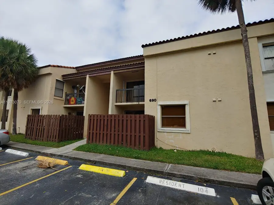 690 W Park Dr #2-204, Miami, FL 33172 - #2