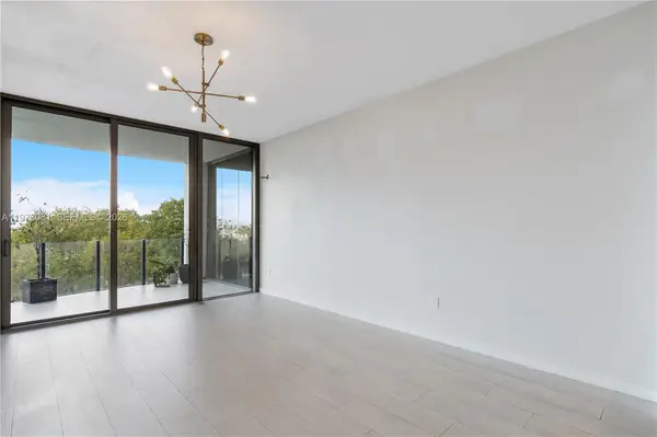 2831 S Bayshore Dr #707, Miami, FL 33133