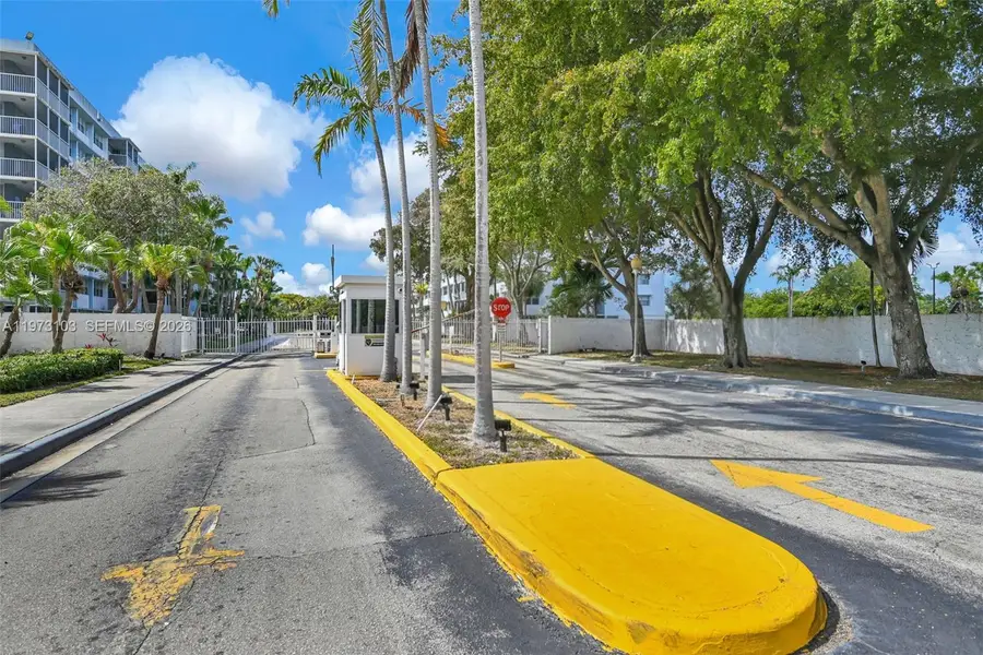 700 NW 214th St #321, Miami Gardens, FL 33169 - #3