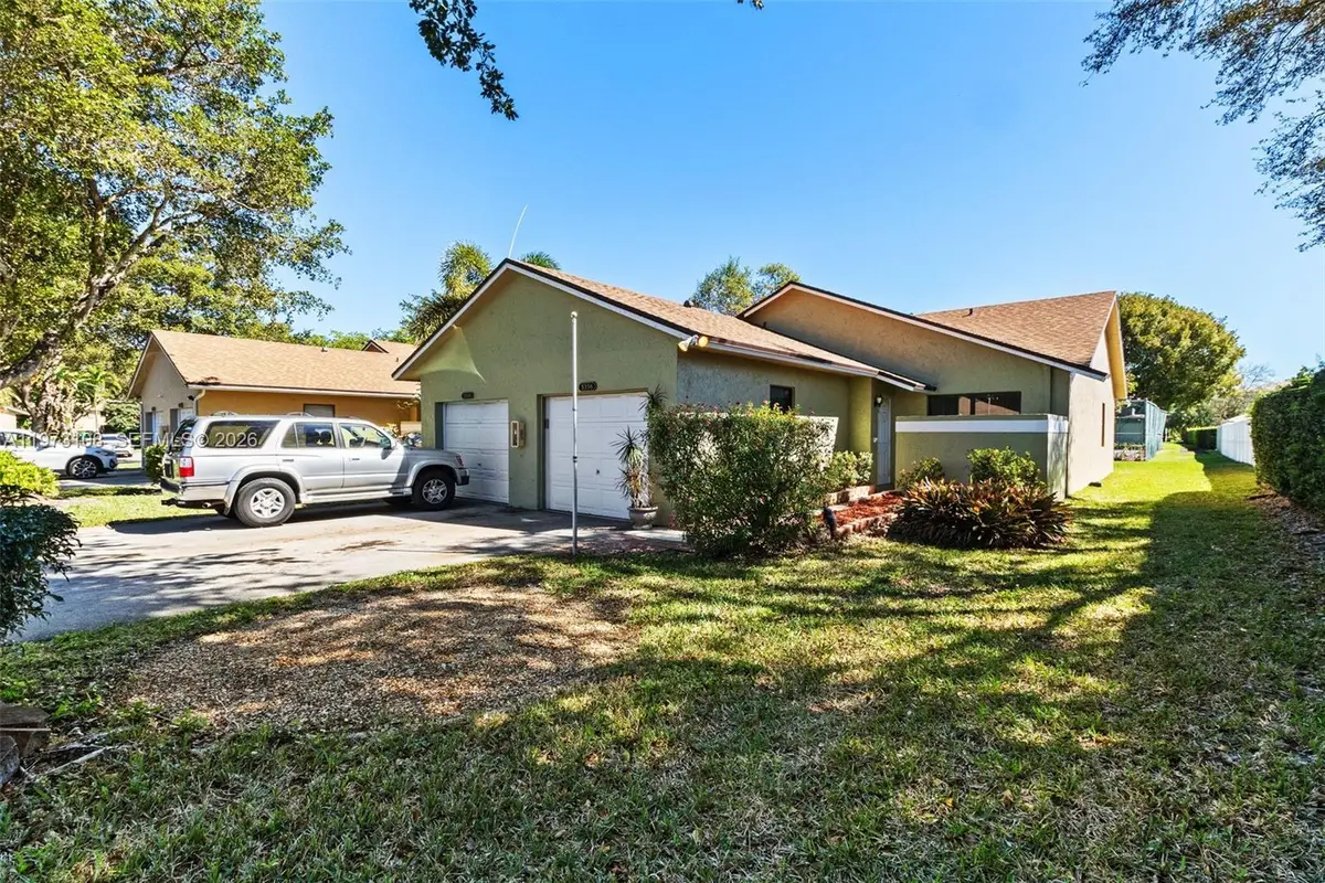 5356 Gate Lake Rd #5356, Tamarac, FL 33319 - #1