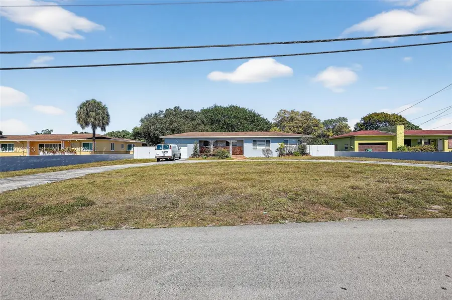 801 S Biscayne River Dr, Miami, FL 33169 - #2