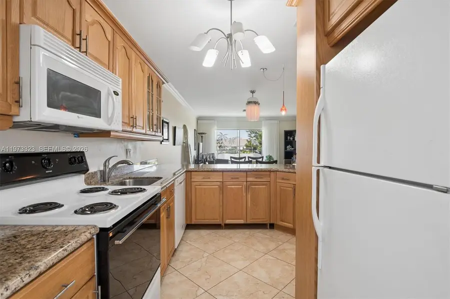 1000 Hillcrest Ct #303, Hollywood, FL 33021 - #2