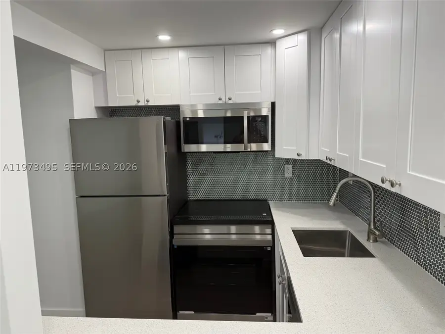 926 Michigan Ave #12, Miami Beach, FL 33139 - #3