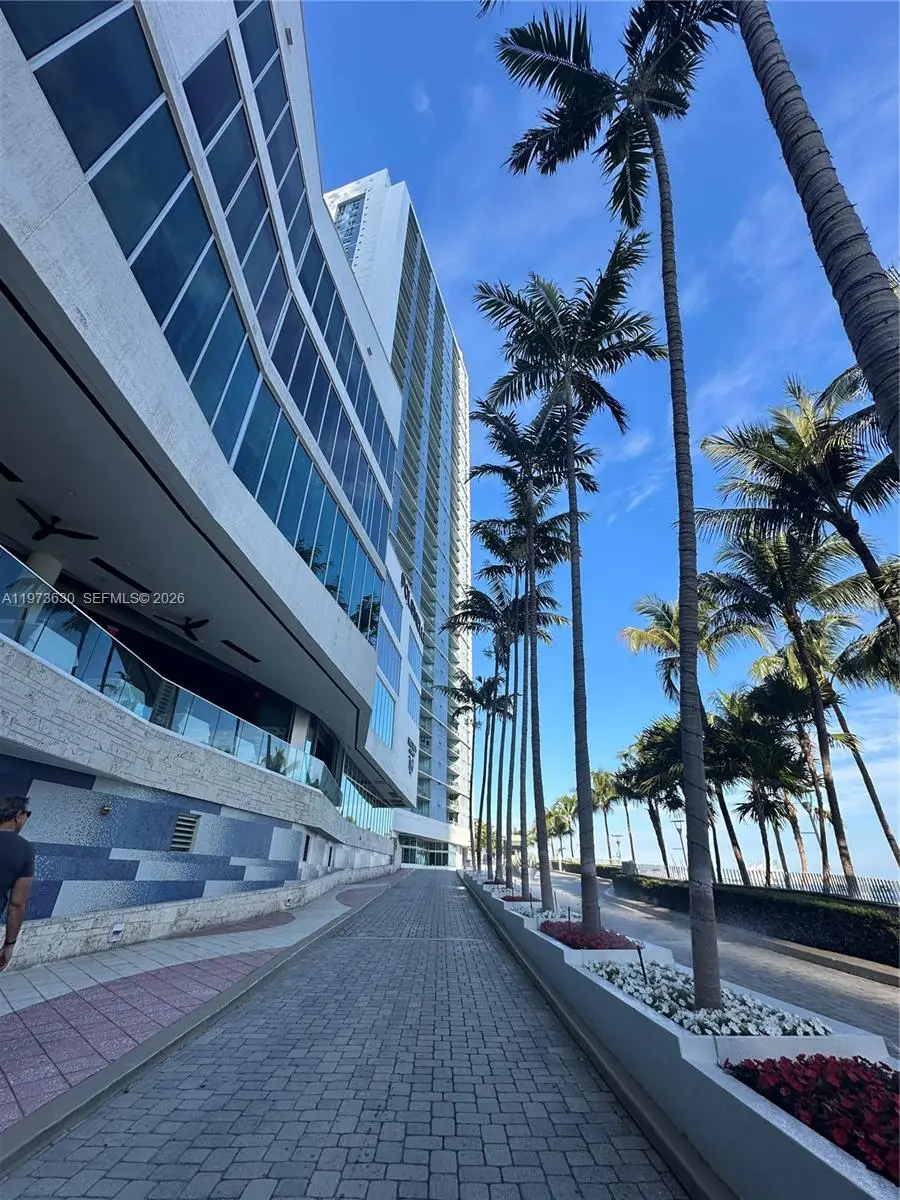 335 S Biscayne Blvd #1002, Miami, FL 33131 - #3