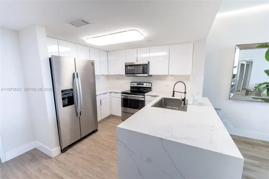 19501 W Country Club Dr #1011, Aventura, FL 33180 - #2