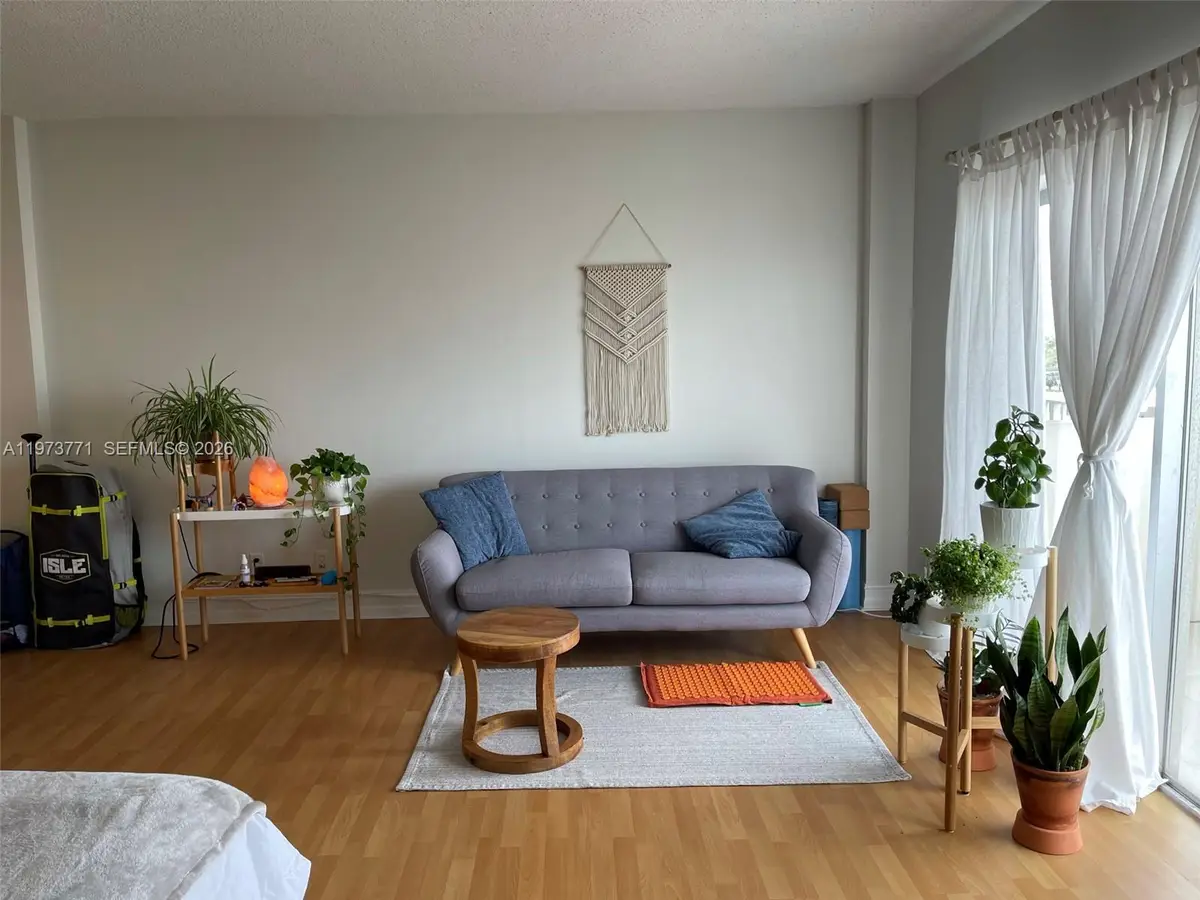 1455 N Treasure Dr #6D, North Bay Village, FL 33141 - #1